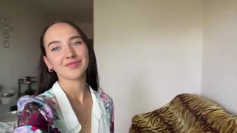 Snapshot of madalyneaks chatting on 05.21.26 Lilo online show from 05.21.26