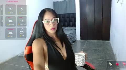 Snapshot of madam_klauss chatting on 07.16.26 EMILY online show from 07.16.26