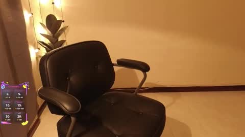 Madame La online show from 12.14.25