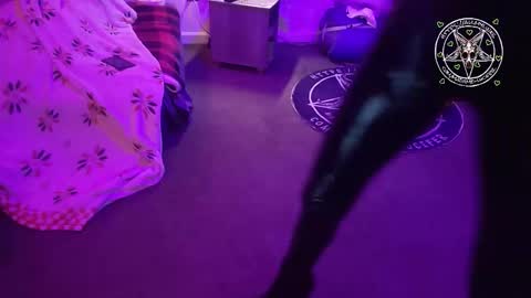 Snapshot of madame_lucifer chatting on 02.13.26 Madame Lucifer online show from 02.13.26