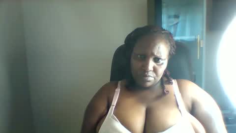 Snapshot of madame_pleasure40 chatting on 05.07.26 madame_pleasure40 online show from 05.07.26