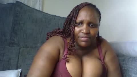 Snapshot of madame_pleasure40 chatting on 05.17.26 madame_pleasure40 online show from 05.17.26