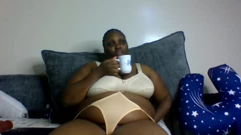Snapshot of madame_pleasure40 chatting on 06.11.26 madame_pleasure40 online show from 06.11.26
