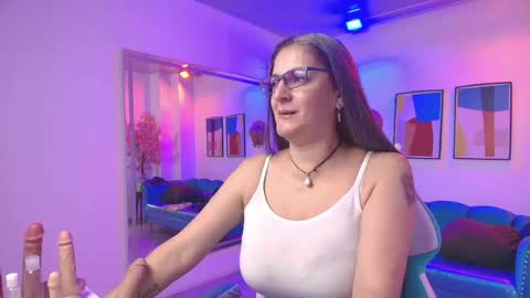 Snapshot of madame_scarllet chatting on 04.21.26 Madame Scarllet online show from 04.21.26