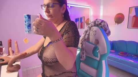 Snapshot of madame_scarllet chatting on 04.23.26 Madame Scarllet online show from 04.23.26