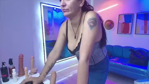 Snapshot of madame_scarllet chatting on 05.01.26 Madame Scarllet online show from 05.01.26