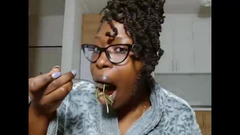 YourMadamIndigo online show from 02.03.26