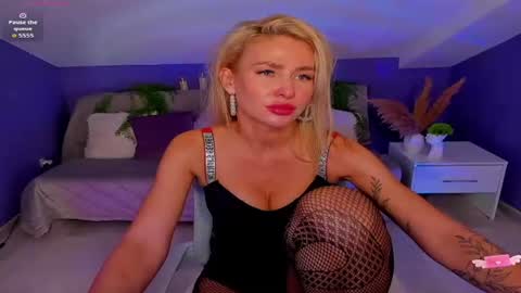 Snapshot of madammilly chatting on 11.23.25 Evelyn online show from 11.23.25