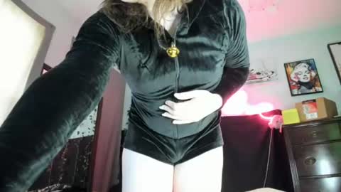 Snapshot of maddi_avalon chatting on 06.15.26 Maddi Avalon online show from 06.15.26