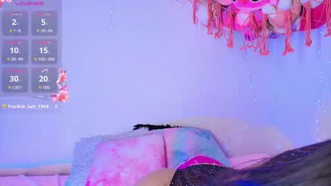 Snapshot of maddie_09 chatting on 10.08.25 maddie 09 online show from 10.08.25