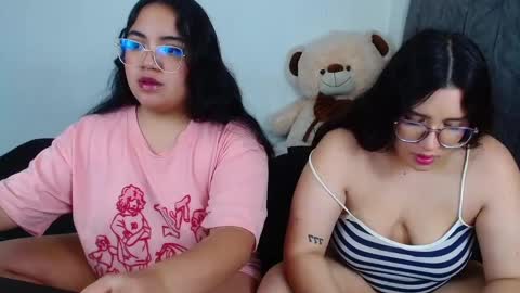 Snapshot of maddie_and_chelsea_ chatting on 01.06.25 Maddie and Chelsea online show from 01.06.25