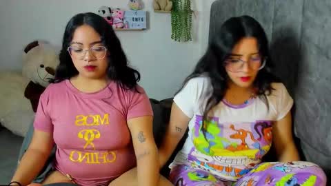 Snapshot of maddie_and_chelsea_ chatting on 09.23.25 Maddie and Chelsea online show from 09.23.25