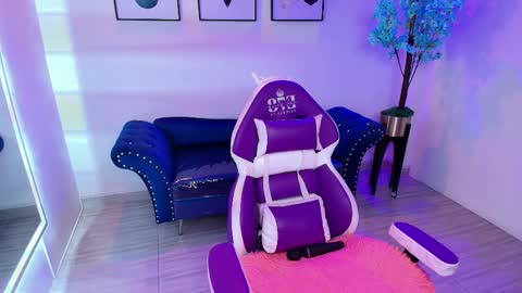 maddie_t18 online show from 05.13.26
