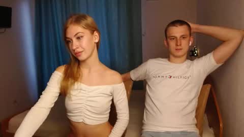 Snapshot of maddieandjason chatting on 01.06.25 maddieandjason online show from 01.06.25