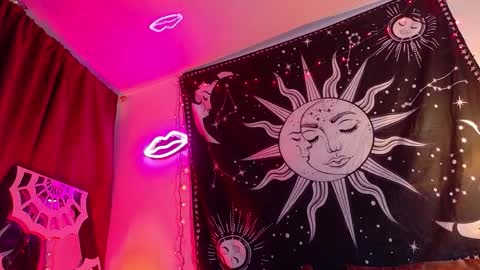 Snapshot of maddilust chatting on 03.05.26 Miss Lust online show from 03.05.26