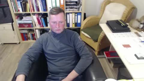 Snapshot of maddmax8 chatting on 11.12.25 Mad4You online show from 11.12.25