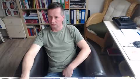 Snapshot of maddmax8 chatting on 12.19.25 Mad4You online show from 12.19.25