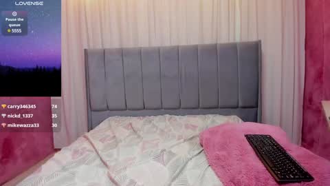 Maddy Please help me with your thumbs up its important online show from 12.24.24