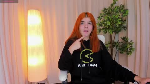 Maddy Please help me with your thumbs up its important online show from 02.26.25