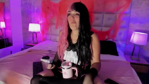 Snapshot of maddysexx_ chatting on 10.22.25 Maddy online show from 10.22.25