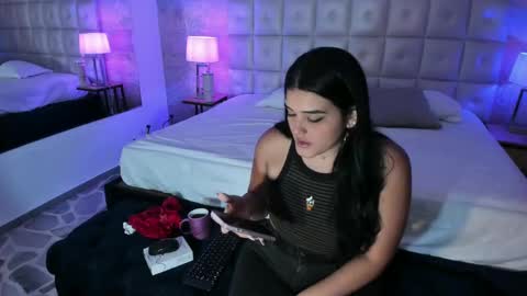 Snapshot of maddysexx_ chatting on 11.19.25 Maddy online show from 11.19.25