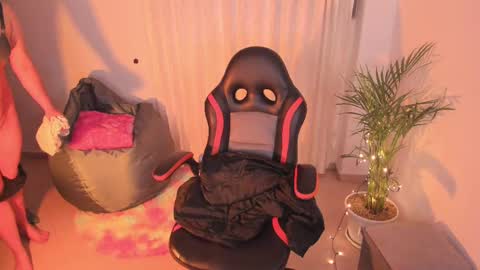 madelaine_taylor online show from 01.21.25