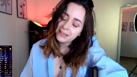 Snapshot of madelamee chatting on 04.26.26 madelamee online show from 04.26.26