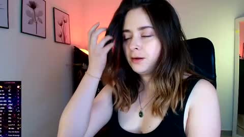 Snapshot of madelamee chatting on 04.30.26 madelamee online show from 04.30.26
