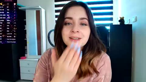 Snapshot of madelamee chatting on 05.23.26 madelamee online show from 05.23.26