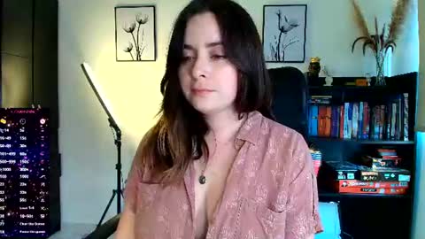 Snapshot of madelamee chatting on 06.29.26 madelamee online show from 06.29.26