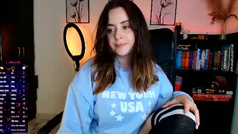 Snapshot of madelamee chatting on 07.27.26 madelamee online show from 07.27.26