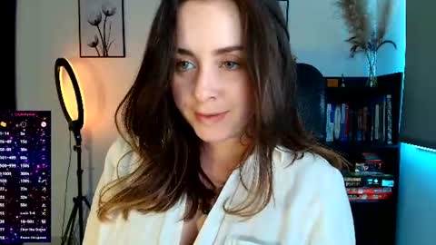 Snapshot of madelamee chatting on 07.28.26 madelamee online show from 07.28.26
