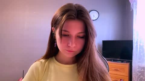 Snapshot of madelinepanagos chatting on 05.27.26 Alice online show from 05.27.26