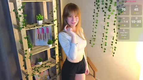 Snapshot of madelishalvay chatting on 05.10.26 Hey Hey my name Victoria online show from 05.10.26