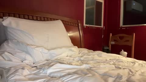 Snapshot of madibaby999 chatting on 11.19.25 madibaby999 online show from 11.19.25