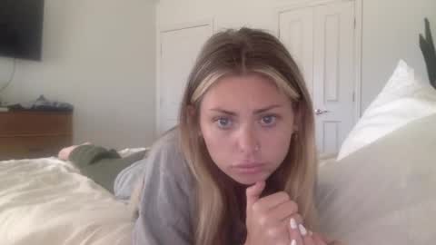 Snapshot of madirose69 chatting on 10.06.25 mari rose online show from 10.06.25