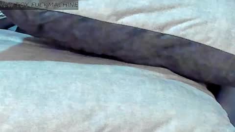 Snapshot of madison_milan chatting on 02.08.25 online show from 02.08.25