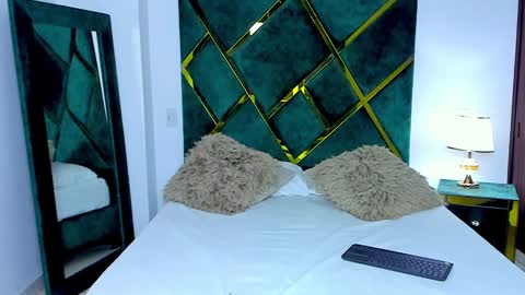 Snapshot of madison_rinaldi chatting on 02.01.25 madison_rinaldi online show from 02.01.25