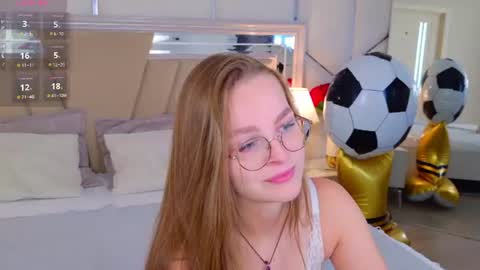 Snapshot of madisonsmitt chatting on 07.09.26 Maddy online show from 07.09.26
