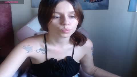 Snapshot of madisonthomas18 chatting on 07.06.26 My name is madi Lushdomi is activeThere are legends that in this room all your wishes can come true Private is Open online show from 07.06.26