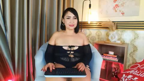 MADISSOONE  online show from 12.23.25