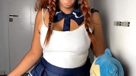 Snapshot of madsnextdoor chatting on 10.21.25 Maddie online show from 10.21.25