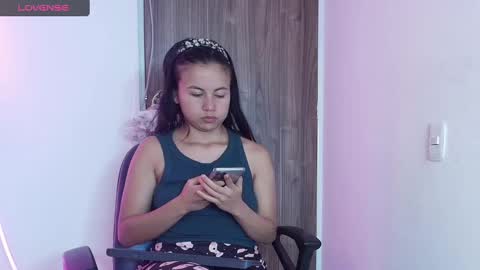 Snapshot of mady_gh chatting on 02.11.25 mady online show from 02.11.25