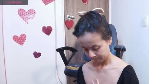 Snapshot of mady_gh chatting on 03.02.25 mady online show from 03.02.25