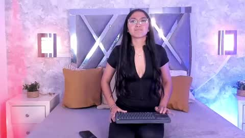 Snapshot of mady_roa chatting on 05.26.26 Mady Roa online show from 05.26.26
