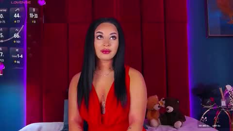 Snapshot of madyluxx chatting on 09.25.25 MadyLuxx online show from 09.25.25