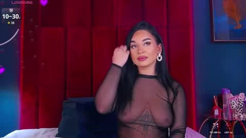 Snapshot of madyluxx chatting on 10.22.25 MadyLuxx online show from 10.22.25