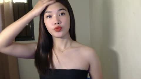 Snapshot of mae_luna chatting on 07.16.26 mae_luna online show from 07.16.26