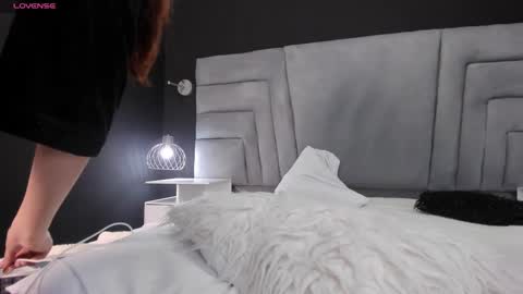 MAEE ANGELS online show from 01.28.25