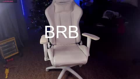 Maevee online show from 01.27.25